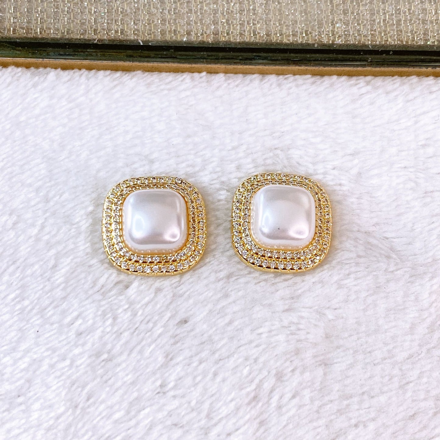 Arete de Chapa de Oro COA2870-1