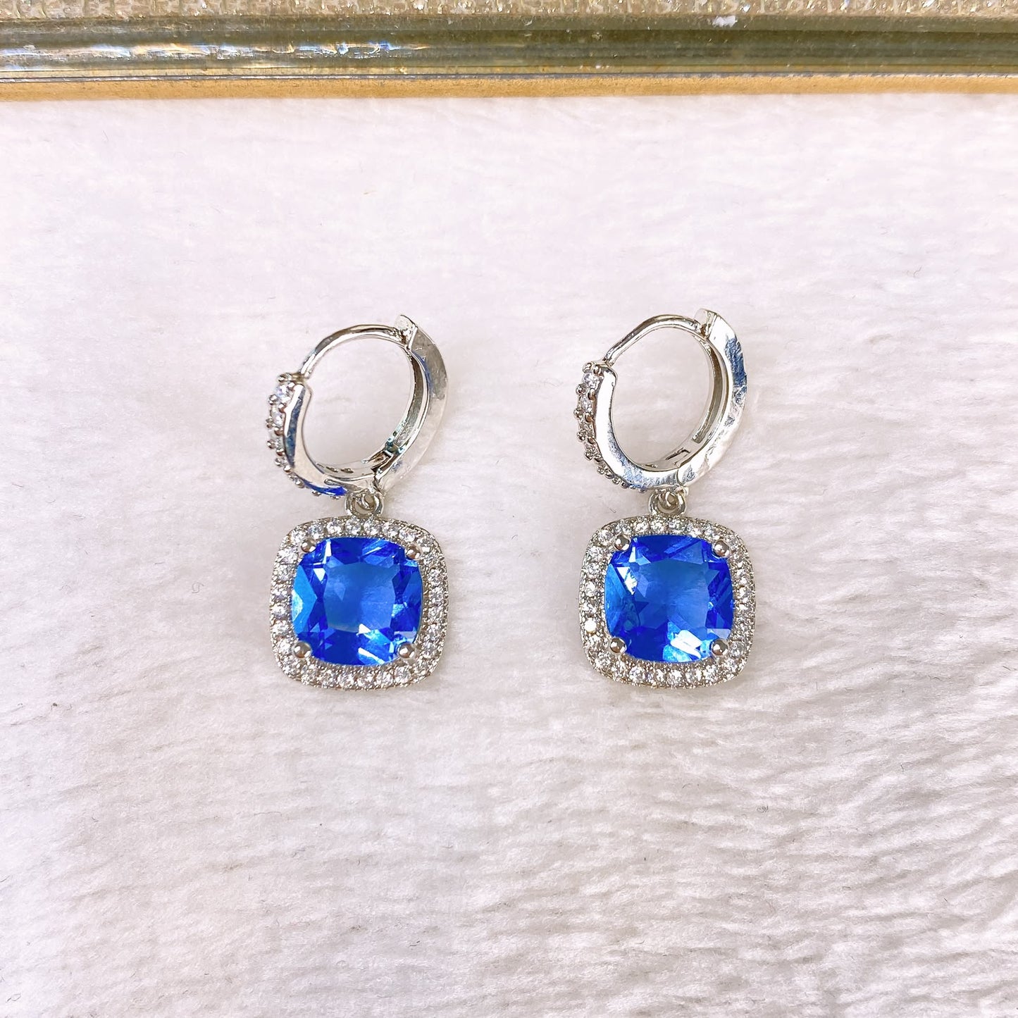 Arete de Chapa de Oro y Zirconias COA2901-2