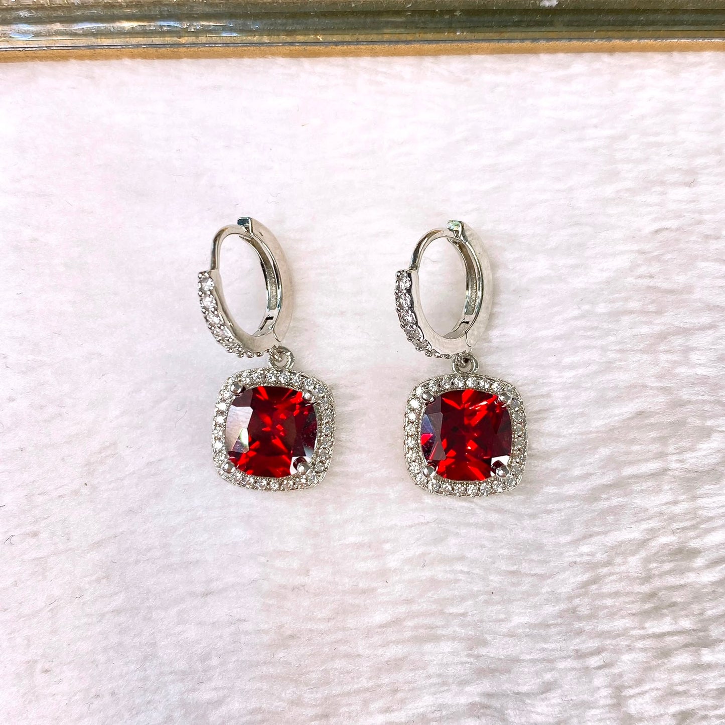 Arete de Chapa de Oro y Zirconias COA2903-2