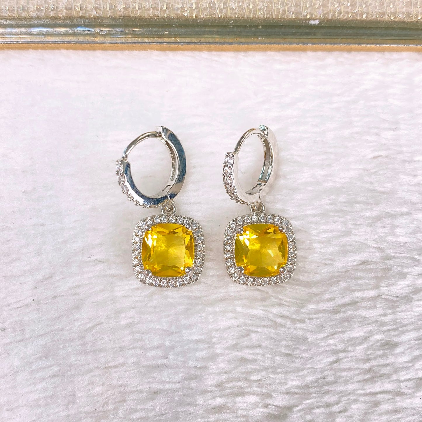 Arete de Chapa de Oro y Zirconias COA2899-2