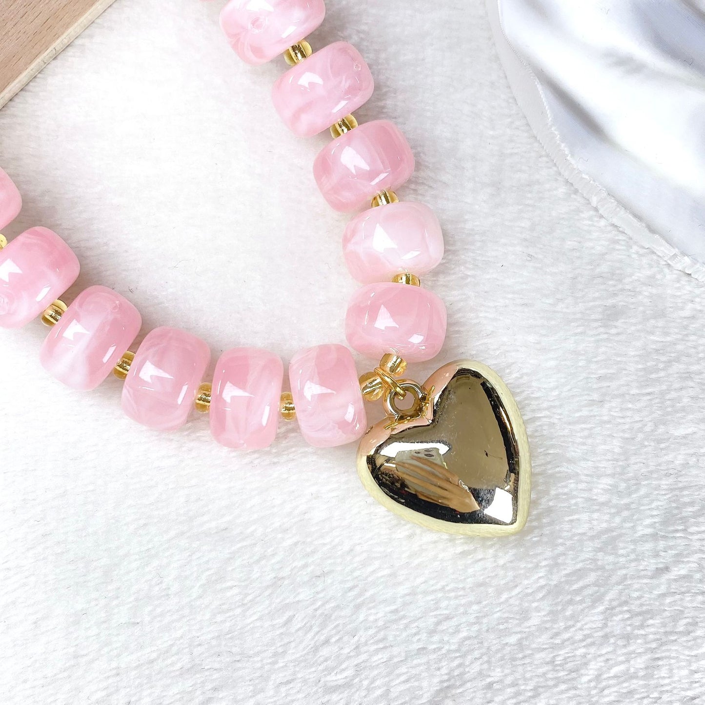 Collar de Acrilico y  Chapa de Oro CC2584-7