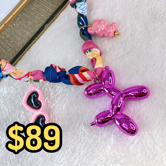 Collar de Tela con Dijes de Resina CB854-1