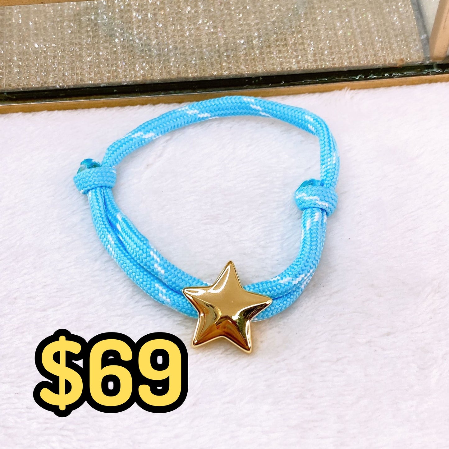 Pulsera Tejida con Dijes de Chapa de Oro COP1748-3