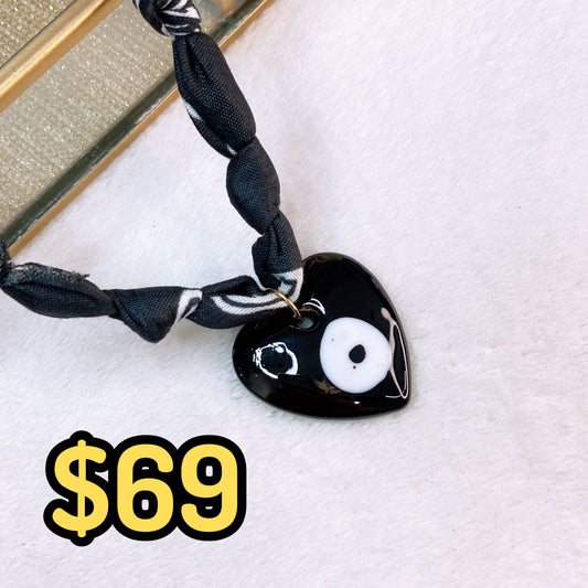 Collar de Tela con Dije de Resina CB905-1