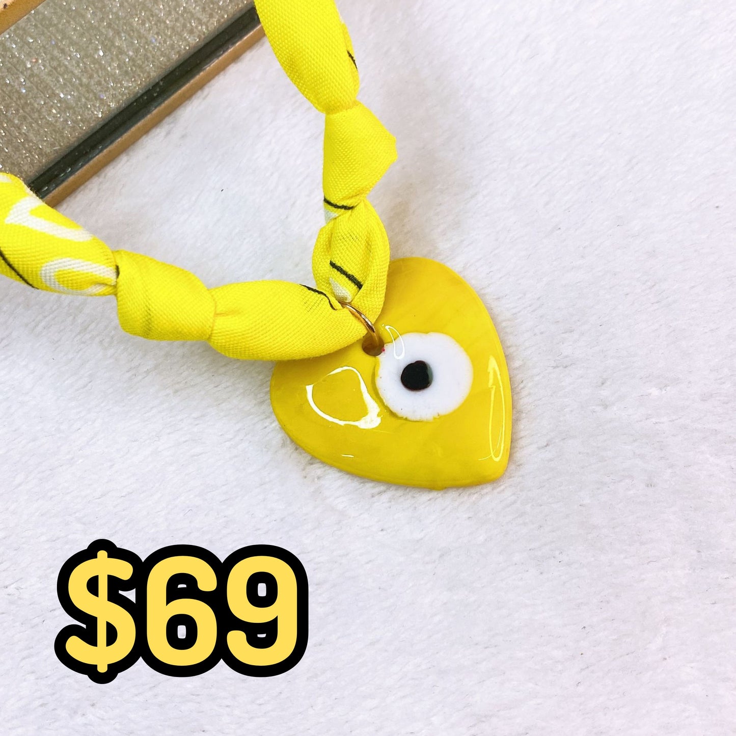 Collar de Tela con Dije de Resina CB905-3