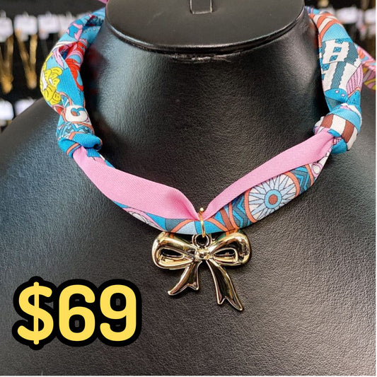 Collar de Tela con Dije de Bisuteria CB840-1