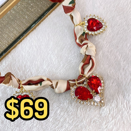 Collar de Tela con Dijes de Aleación CB852-4